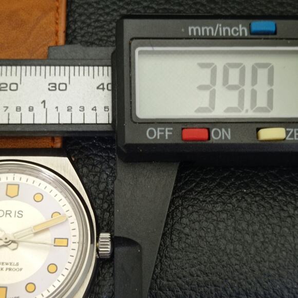 Oris Men's Silver and Tan Watch - Picture 7 of 9